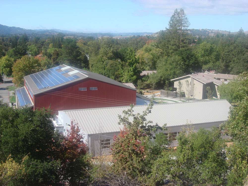 metal building with solar panels