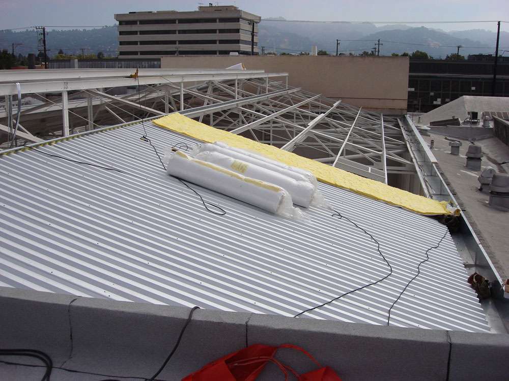 metal building accessories include blanket insulation