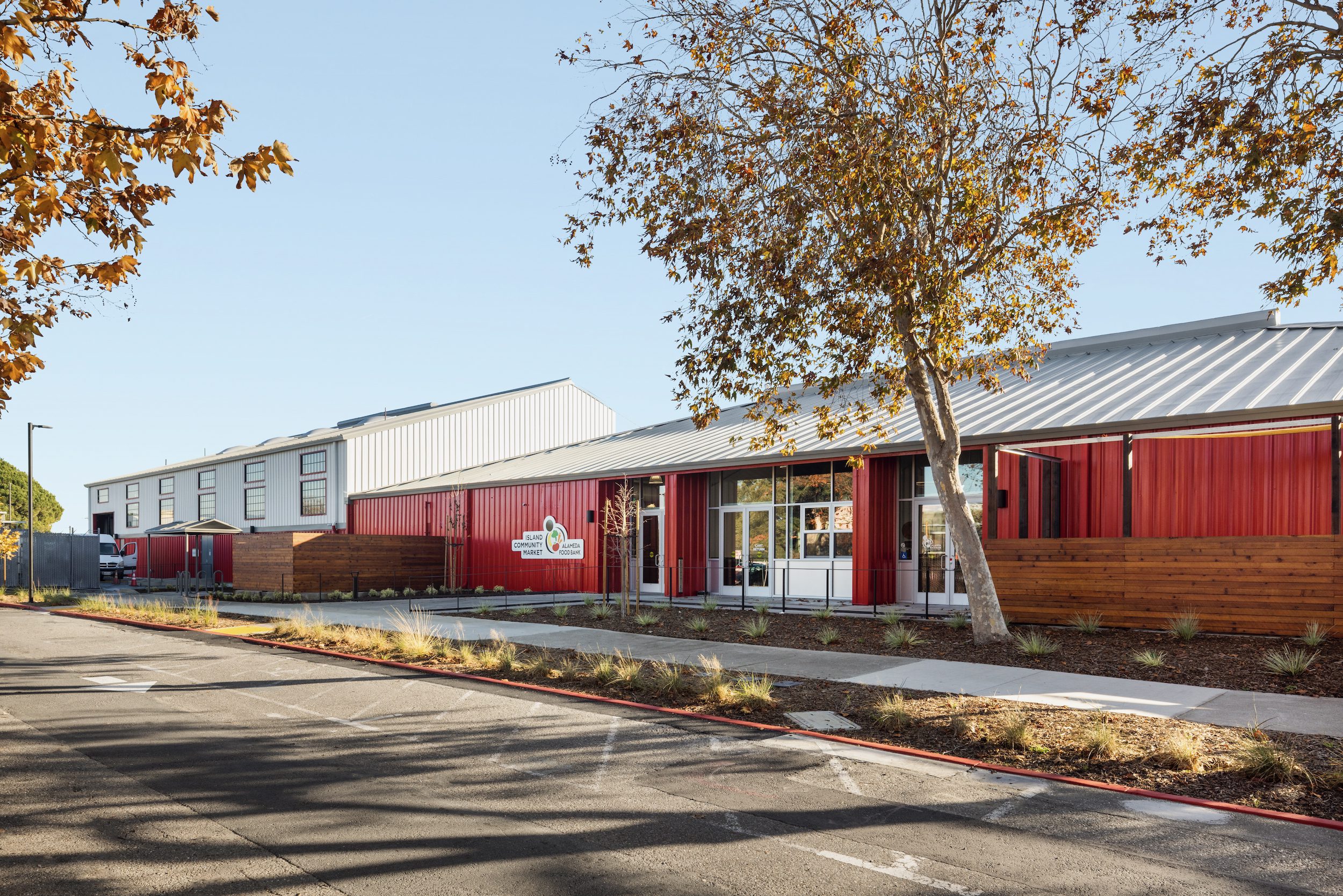 Alameda Food Bank Building – Metal Building Company Exterior of the Alameda Food Banks new metal building in Alameda, CA
