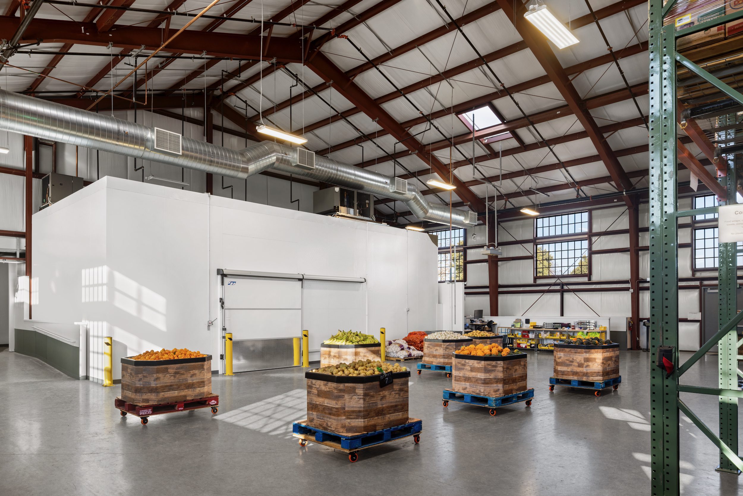 Alameda Food Bank Building – Metal Building Company Large metal building for the Alameda Food Bank
